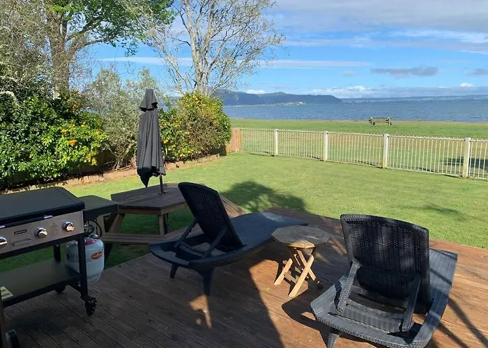 Beautiful Lakefront Location * Rotorua