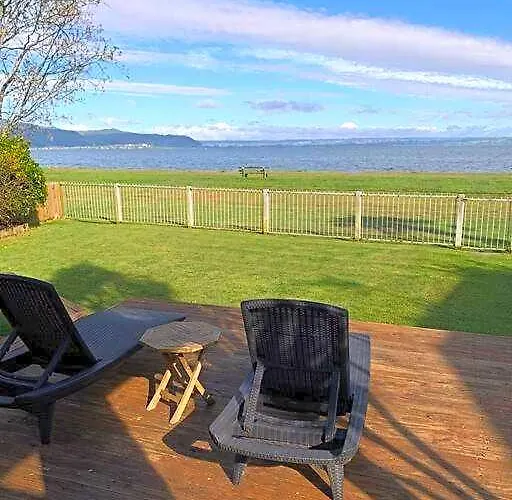 Ferienhaus Beautiful Lakefront Location *